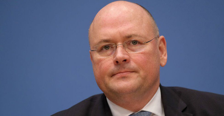 Germany fires cybersecurity chief ‘over Russia ties’