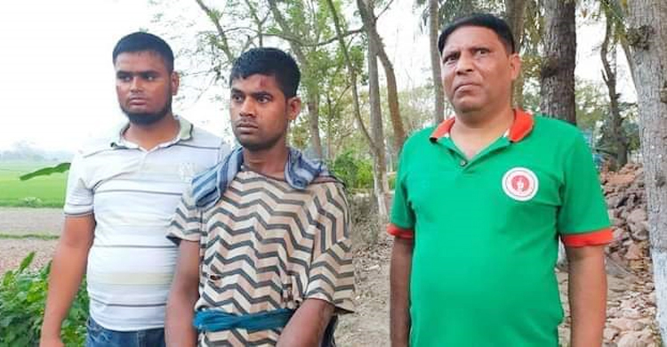 নেশার টাকা না পেয়ে কুড়াল দিয়ে পিটিয়ে মাকে হত্যা