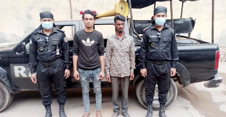 পেঁয়াজের ট্রাকে ঢাকায় গাঁজা আনে ওরা