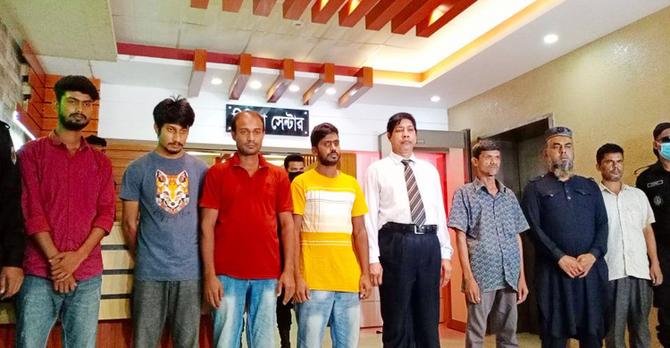 ২৫ হাজার বিনিয়োগে কোটি টাকার অফার দিত ভুয়া বিজ্ঞানী