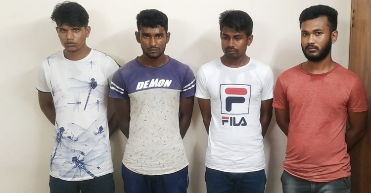 গৃহবধূর আপত্তিকর ছবি তুলে ব্ল্যাকমেইল, ৪ যুবক গ্রেফতার