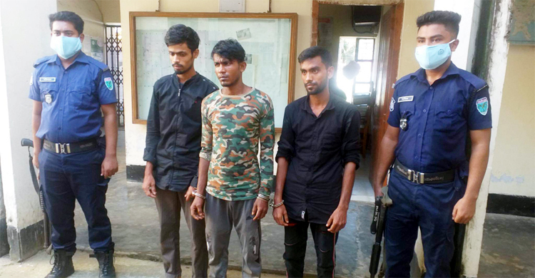 ৩ হাজার টাকার জন্য মেয়েকে ধর্ষকের হাতে তুলে দিলেন সৎবাবা