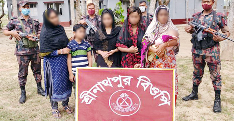 অবৈধভাবে ভারত যাওয়ার সময় আটক ১৫