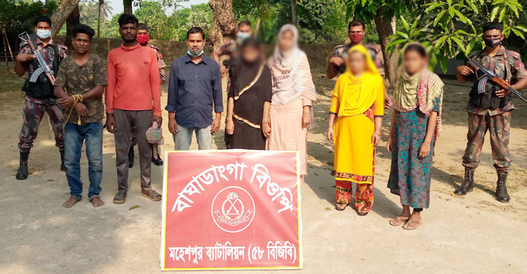 অবৈধভাবে ভারত যাওয়ার সময় নারীসহ আটক ৮