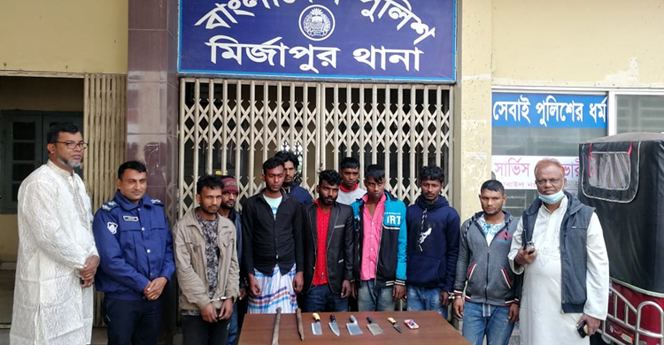 মির্জাপুরে ৯ ডাকাতসহ গ্রেফতার ২১