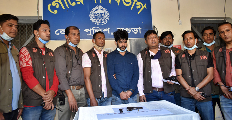 বগুড়ায় পিস্তল-গুলিসহ গ্রেফতার ১