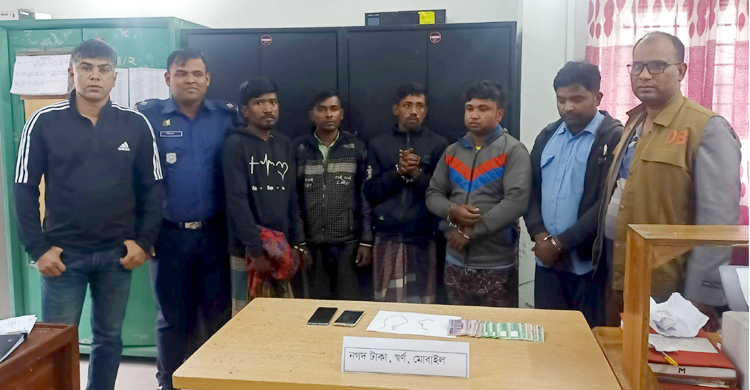 ব্রাহ্মণবাড়িয়ায় হাত-পা বেঁধে প্রবাসীর বাড়িতে ডাকাতি, গ্রেফতার ৫