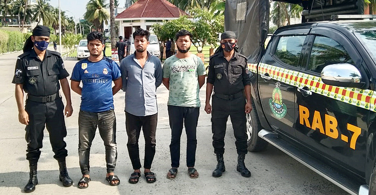 চট্টগ্রামে ৪ অনলাইন জুয়াড়ি গ্রেফতার