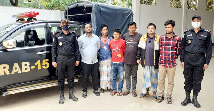 কক্সবাজারে র‌্যাবের অভিযানে ছিনতাইকারি চক্রের ৬ সদস্য গ্রেফতার
