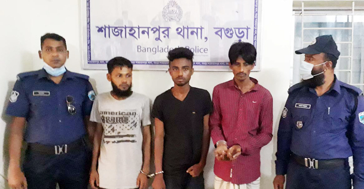 ডিম বোঝাই ট্রাকসহ তিন ডাকাত গ্রেফতার