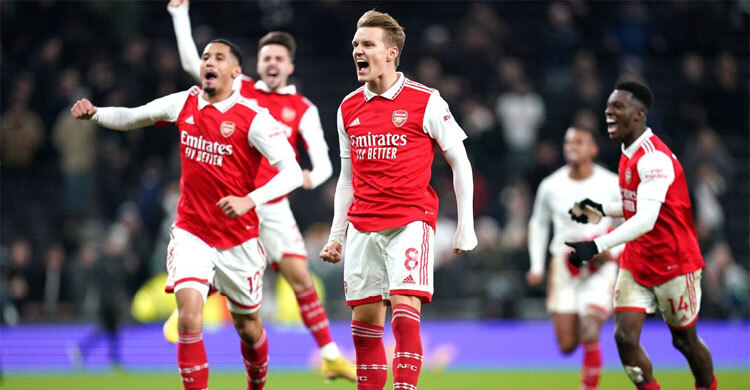 টটেনহ্যামকে হারিয়ে উড়ছে আর্সেনাল, জয়ে ফিরলো চেলসি