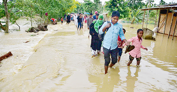 আসামে বন্যায় মৃত্যু ৮, পানিবন্দি চার লাখ