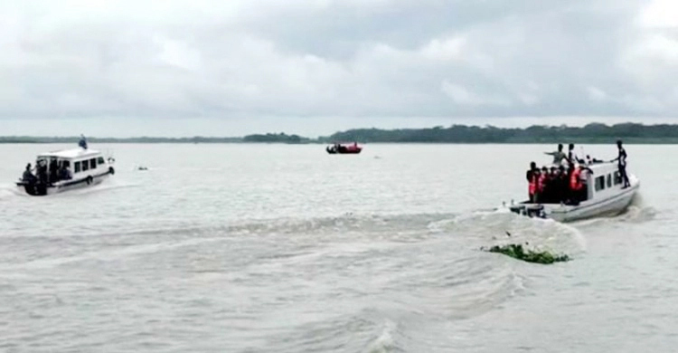 মুন্সিগঞ্জে ইলিশ রক্ষা অভিযানে হামলা, ৪ পুলিশ আহত |