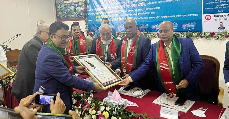 গঠনমূলক সমালোচনা দেশ পরিচালনায় সহায়ক ভূমিকা রাখে