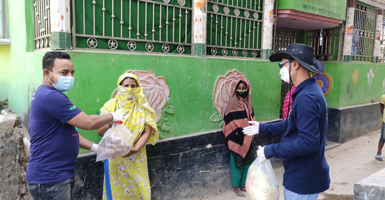 আত্মীয়’র অসহায়প্রীতি, খাবার পেল কর্মহীন ১০৮টি পরিবার