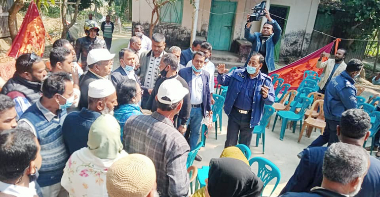 উঠানে বিএনপির সম্মেলন, পুলিশি বাধায় পণ্ড