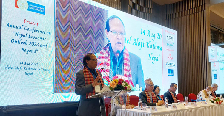 সংকট মোকাবিলায় নমনীয় ও বাস্তবমুখী থাকতে হবে: আতিউর রহমান