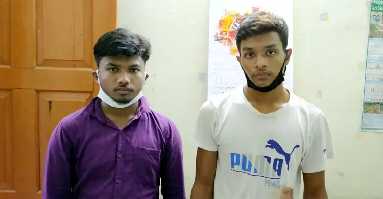 ‘ছিনতাই’ নাটক সাজিয়ে চাচার টাকা আত্মসাৎ করতে গিয়ে ধরা দুই ভাই