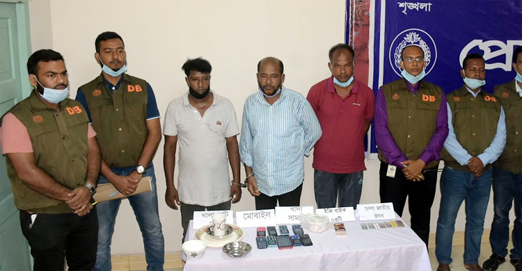 একজনের কাছেই চোরাই ১৮টি ইজিবাইক