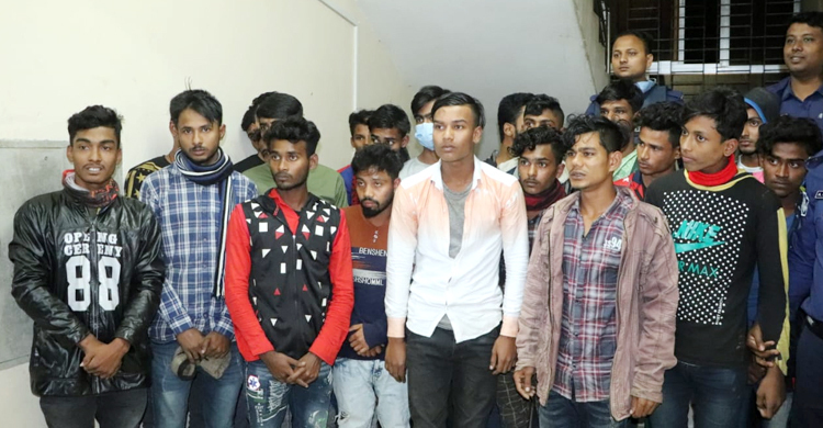 নোয়াখালীতে তিন মাইক্রোসহ আটক ২৫