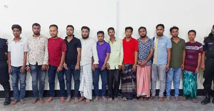 মিরসরাইয়ে ‘ডাকাত সন্দেহে’ র্যাবের ওপর হামলায় আটক ১৩