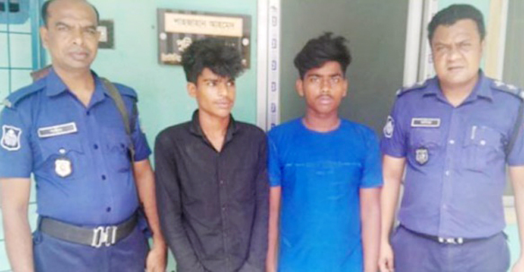 বরযাত্রী চলে যাওয়ার পর সাবেক স্ত্রীর বাড়িতে বোমা বিস্ফোরণ