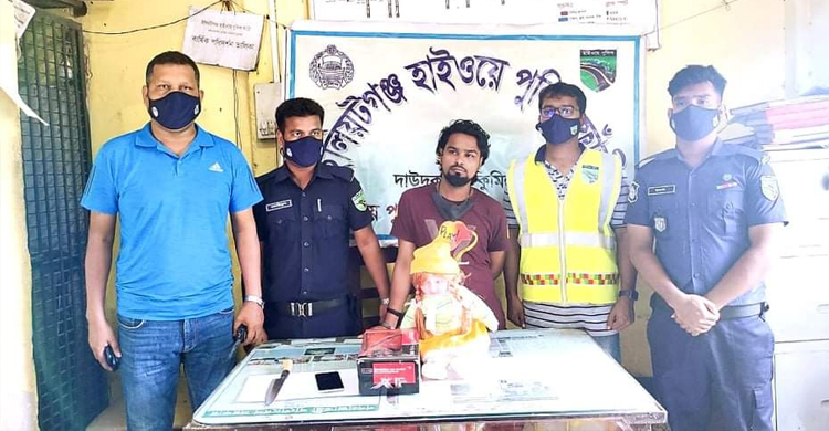 কাভার্ডভ্যান চালককে ছুরিকাঘাত করে টাকা ছিনতাই, উদ্ধার করল পুলিশ