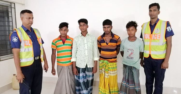 এক মণ ইলিশ গেলো এতিমখানায়, ৪ জেলে কারাগারে