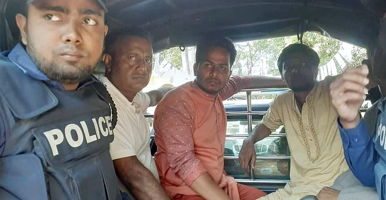 ফেনীতে বিশৃঙ্খলার অভিযোগে আটক ৮, পোলিং কর্মকর্তা প্রত্যাহার