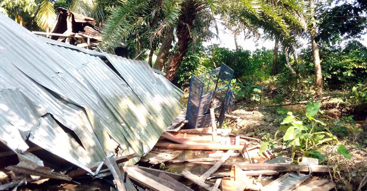 ভাঙচুর-লুটের ঘটনায় নারী ইউপি সদস্যসহ ২২ জনের নামে মামলা