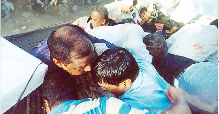 সন্ধ্যার দিকে জানতে পারি, নেত্রী সুধাসদনে পৌঁছেছেন