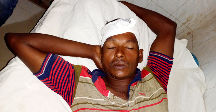 পদ্মায় বালু উত্তোলনের সময় হামলা, ড্রেজার মিস্ত্রি গুলিবিদ্ধ