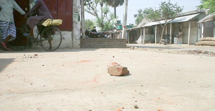 মেহেরপুরে আওয়ামী লীগের দু’পক্ষের সংঘর্ষে বোমা হামলা, আহত ৪