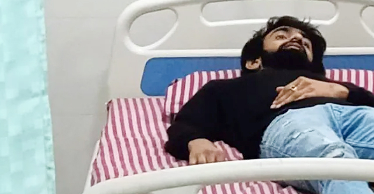 কর্ণাটক হিজাব বিতর্ক: এক শিক্ষার্থীর ভাইয়ের ওপর হামলার অভিযোগ