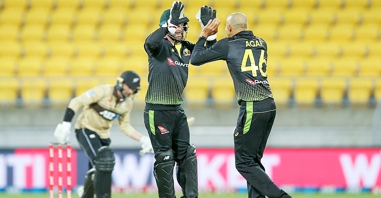 Australia stay alive with win over NZ in third T20