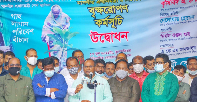 ‘পরিবেশবাদীরা সমালোচনায় ব্যস্ত, গাছ লাগাতে জানেন না’