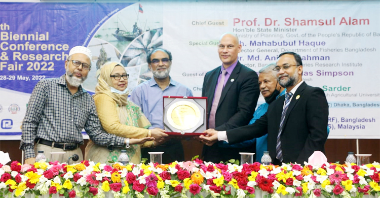তিন মৎস্যবিজ্ঞানীকে আজীবন সম্মাননা