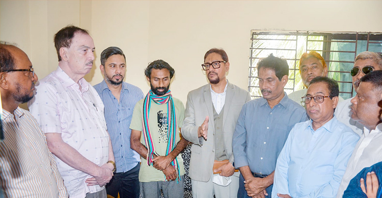 আয়াতের মা-বাবার সঙ্গে দেখা করলেন চট্টগ্রাম বিএনপির নেতারা