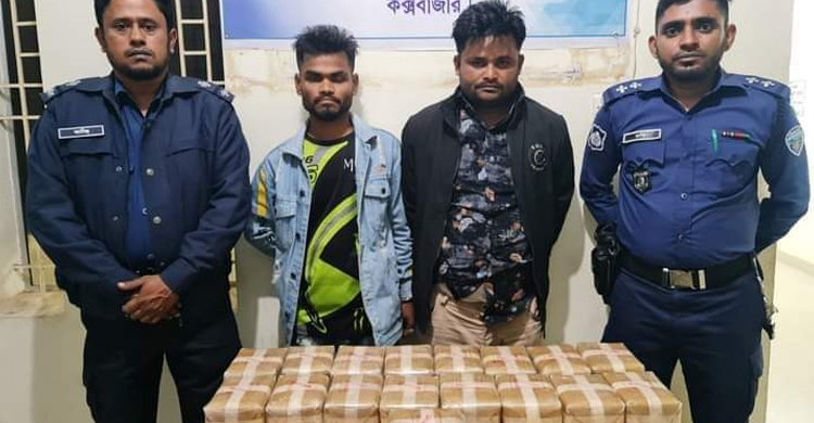 টেকনাফে এক লাখ ইয়াবাসহ আটক দুই