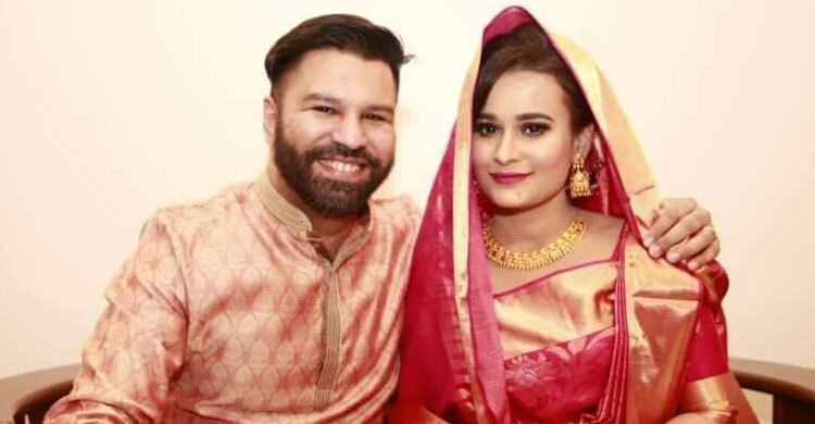 ডিভোর্সের খবরের ১ মাস পর নতুন বিয়ে করলেন গায়িকা পুতুল