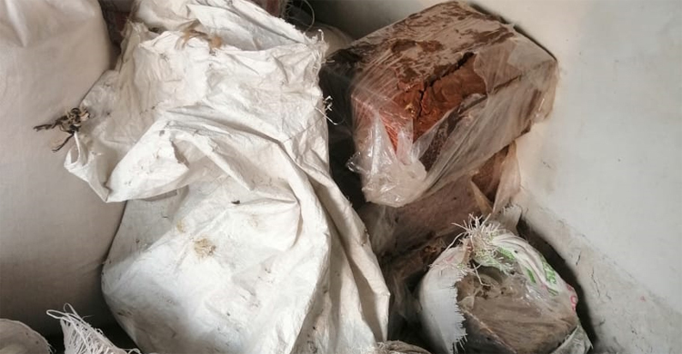 ব্রাহ্মণবাড়িয়ায় রং-হাইড্রোজেন-সেকারিন মিশিয়ে পচা গুড় বিক্রি