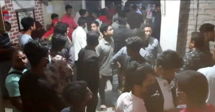 মাজার থেকে ফেরার পথে সড়কে ঝরলো ৩ প্রাণ