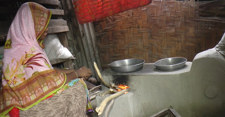 জোটেনি কোরবানির মাংস, ডাল-সবজিতেই ভরসা জেলে পরিবারের