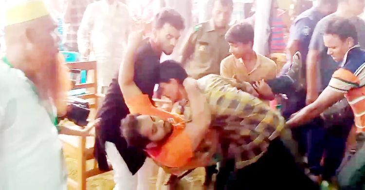 বরগুনায় আওয়ামী লীগের সম্মেলনে সংঘর্ষ, সাংবাদিকসহ আহত ৫০