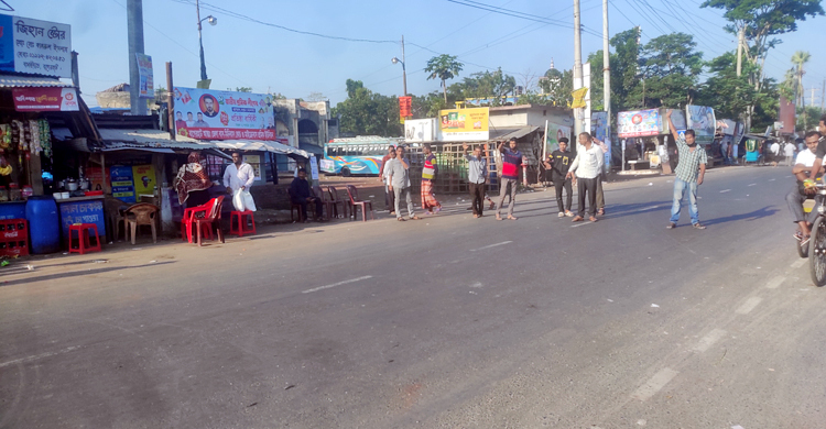 বাগেরহাটেও বন্ধ গণপরিবহন, দুর্ভোগে যাত্রীরা