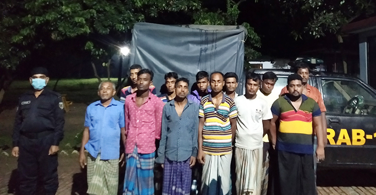 বগুড়ায় ১২ জুয়াড়ি আটক