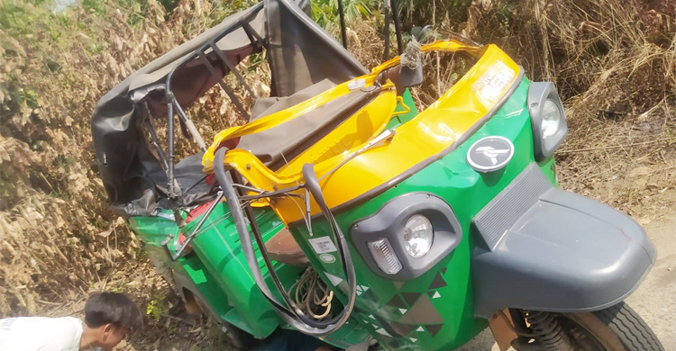 রাঙ্গামাটিতে টিসিবির ট্রাক-মাহিন্দ্রা সংঘর্ষে যুবক নিহত