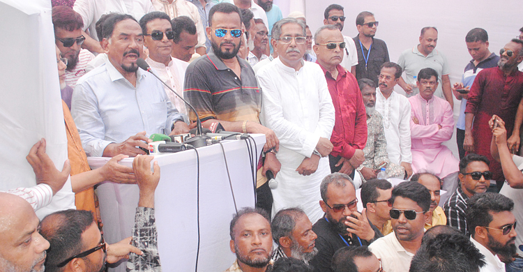 পদত্যাগ না করলে শ্রীলঙ্কার মতো অবস্থা হবে: মেজর হাফিজ