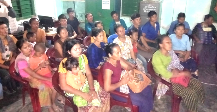 প্রাণভয়ে পাড়া ছাড়লো দুর্গম পাহাড়ের ৪০ পরিবার