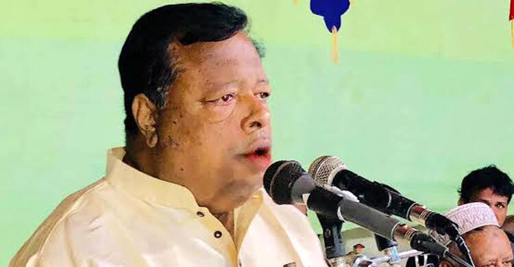 অস্ত্রের মহড়া: লোহাগাড়া উপজেলা চেয়ারম্যানের বিরুদ্ধে মামলা